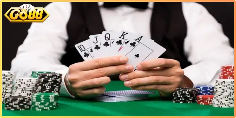 Ghi nhớ lá bài được đánh ra giúp người chơi dự đoán tình hình trên bàn tốt hơn